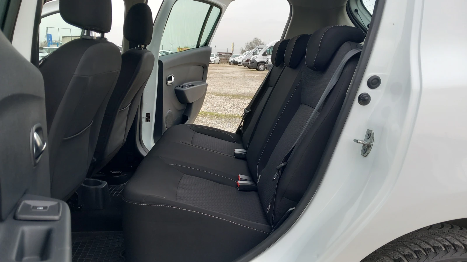 Dacia Sandero 1.0i - 51000км!!!КЛИМАТИК/АВТОПИЛОТ/ПАРКТРОНИК/ | Mobile.bg — изображение 13