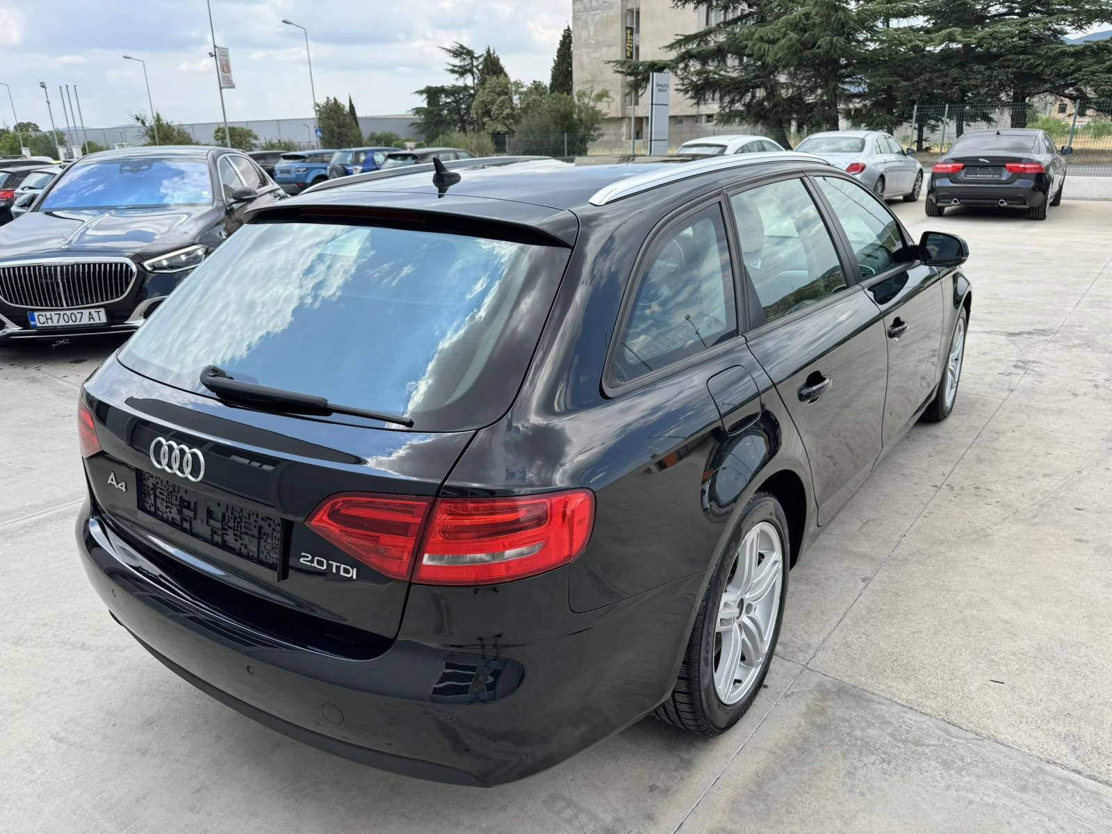 Audi A4 2.0* 143ps* Автомат* НАВИ* Парктроник*  - изображение 4