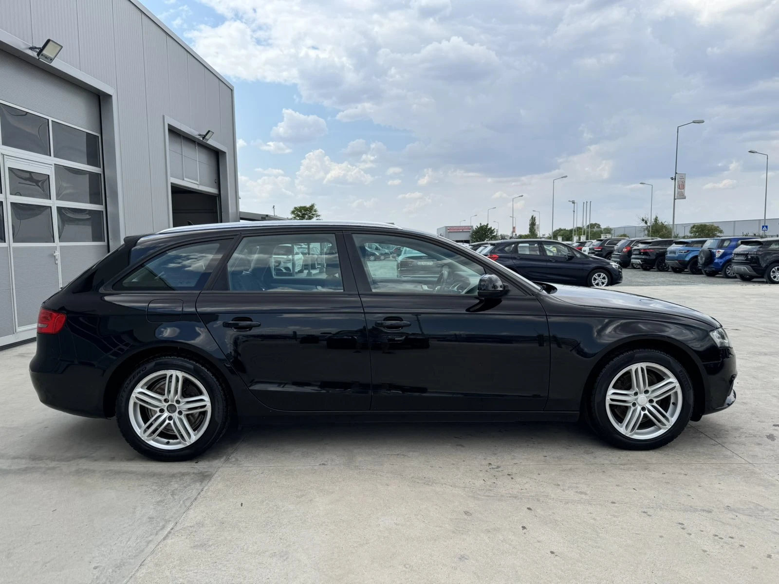 Audi A4 2.0* 143ps* Автомат* НАВИ* Парктроник*  - изображение 5