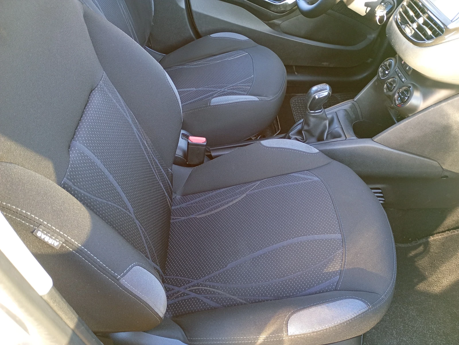 Peugeot 208 1, 4HDI/70кс - изображение 6