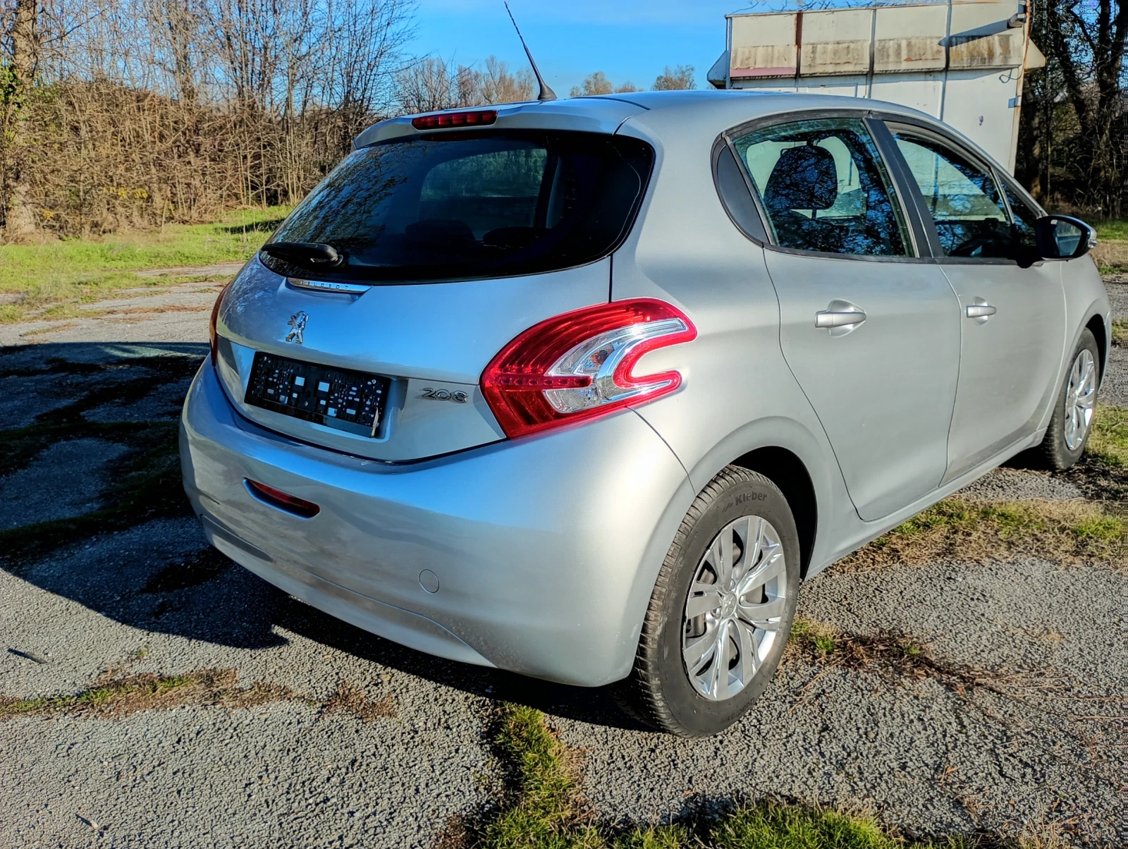 Peugeot 208 1, 4HDI/70кс - изображение 4