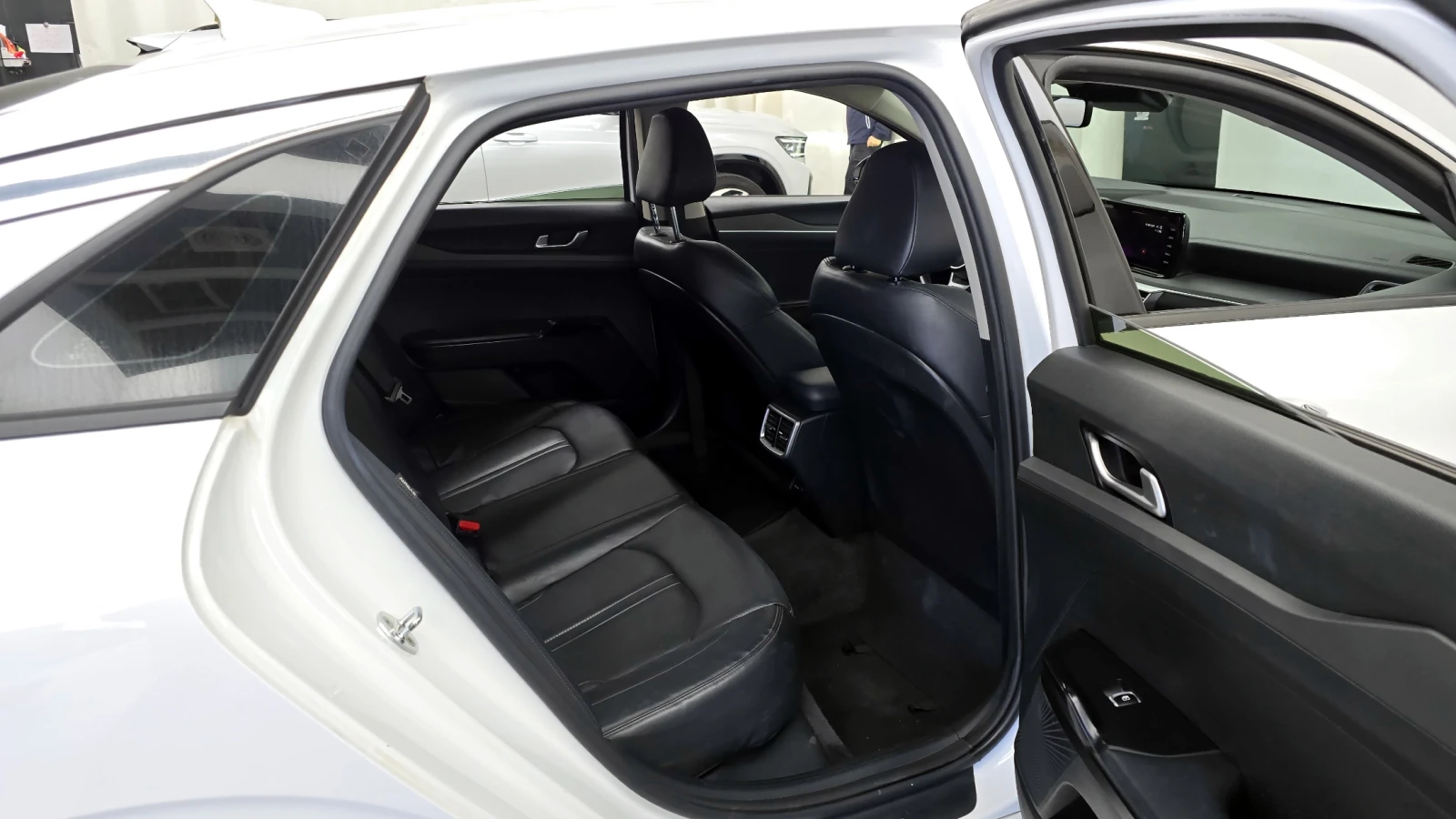 Kia K5 2.0LPI TRENDY autogeorge.com | Mobile.bg � ����������� 12