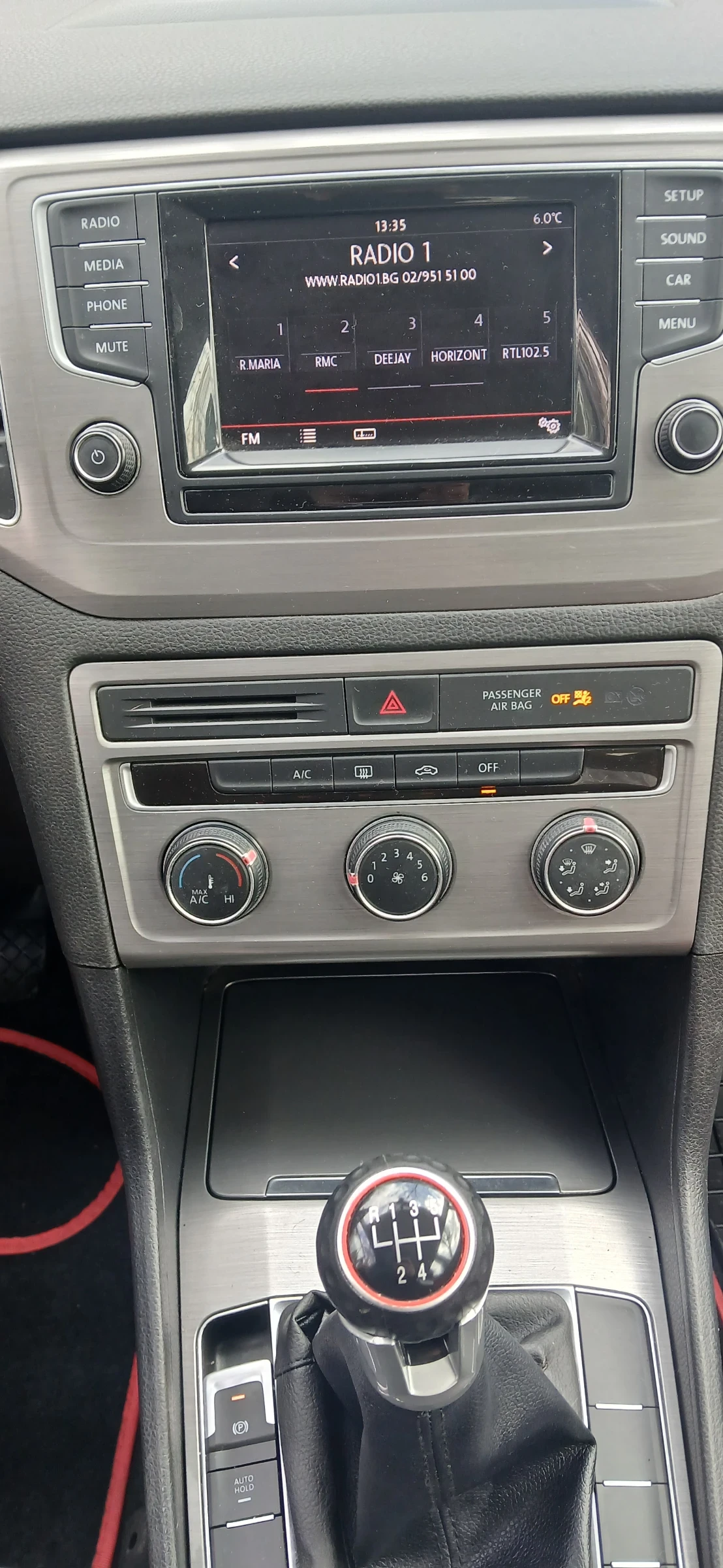 VW Golf 1.6TDi Sportvan, снимка 10 - Автомобили и джипове - 53893882