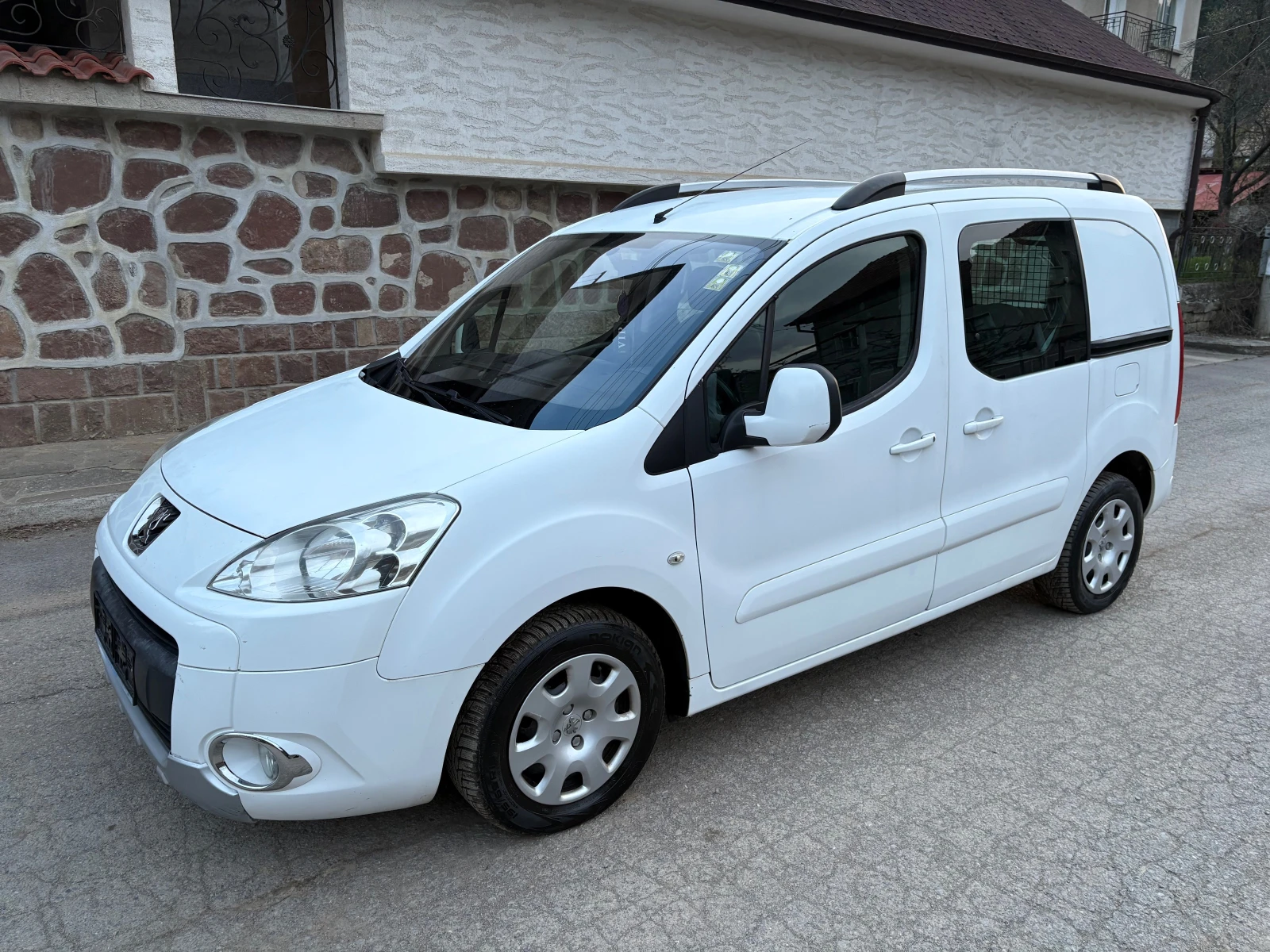 Peugeot Partner 2.0 HDI N1 5+ 1, снимка 2 - Автомобили и джипове - 54072551