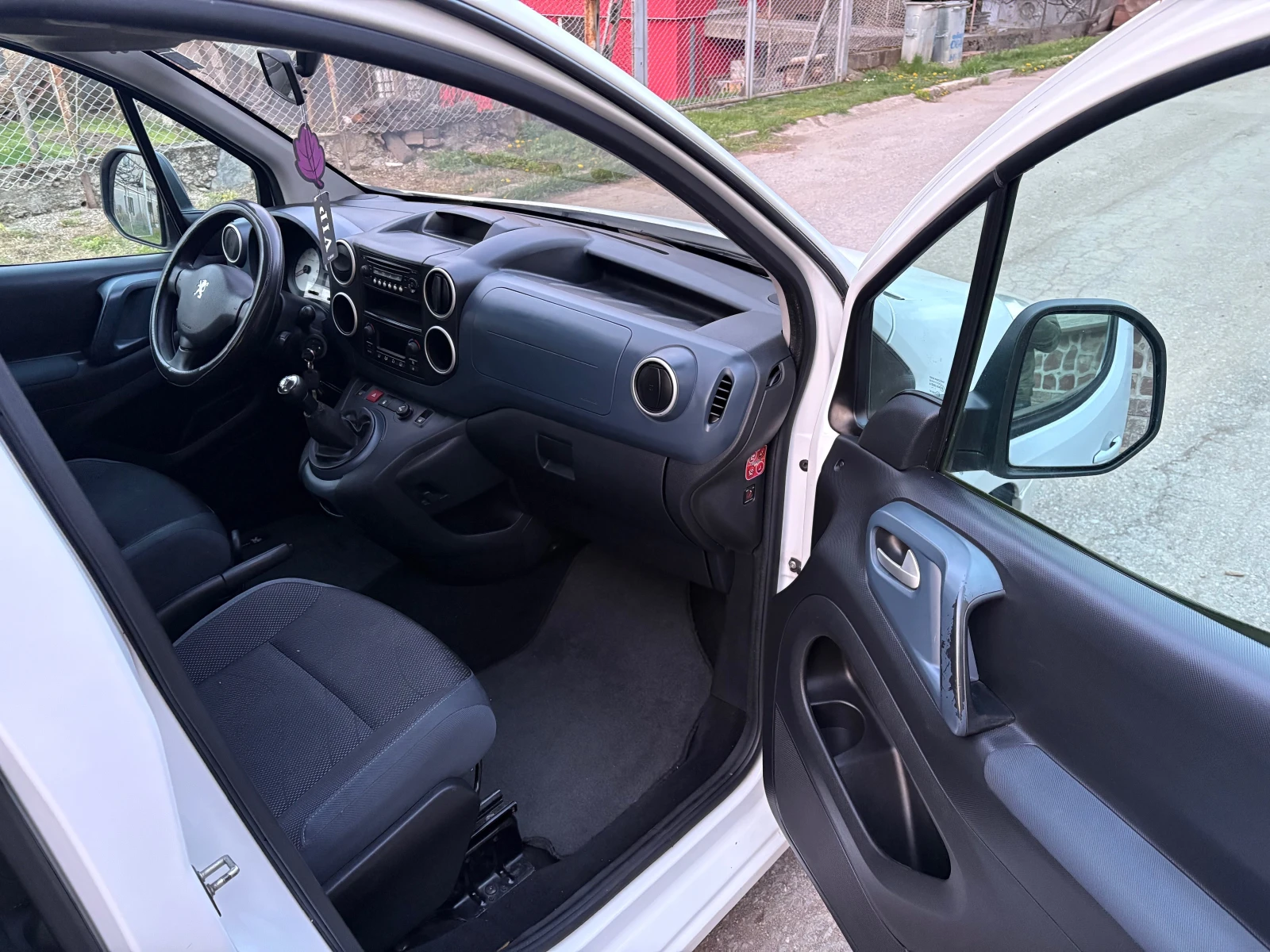 Peugeot Partner 2.0 HDI N1 5+ 1, снимка 12 - Автомобили и джипове - 54072551