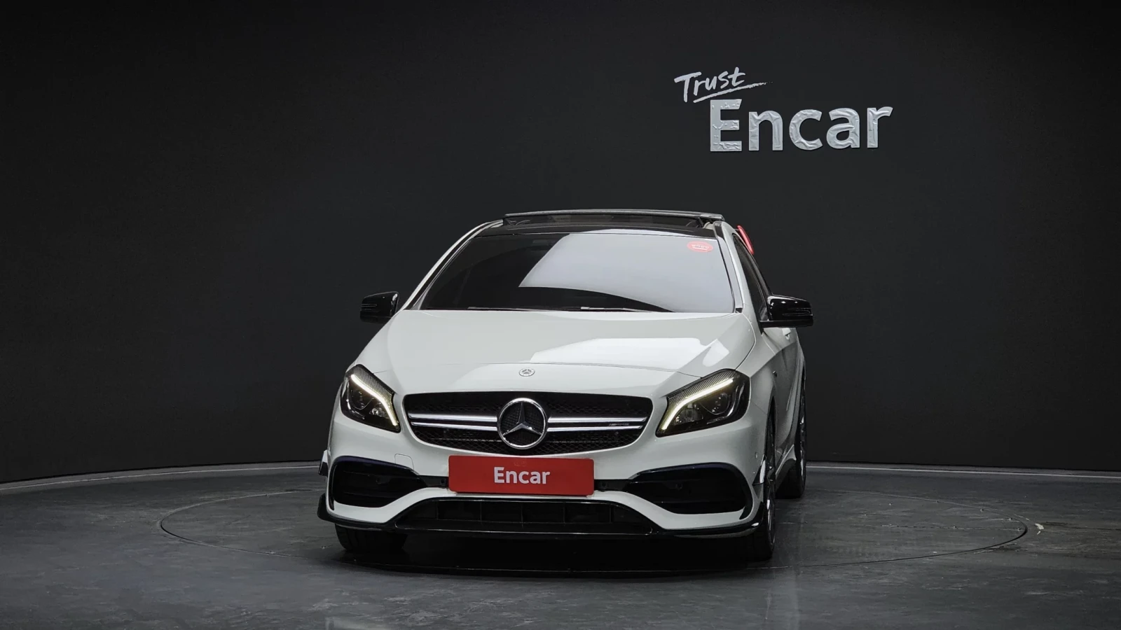 Mercedes-Benz A45 AMG DYNAMICA* CARBON* ALCANTARA* HARMAN* KEYLESS* КРАЙ, снимка 2 - Автомобили и джипове - 54389005