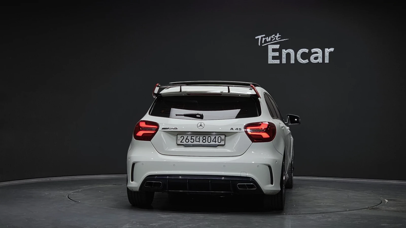 Mercedes-Benz A45 AMG DYNAMICA* CARBON* ALCANTARA* HARMAN* KEYLESS* КРАЙ, снимка 3 - Автомобили и джипове - 54389005