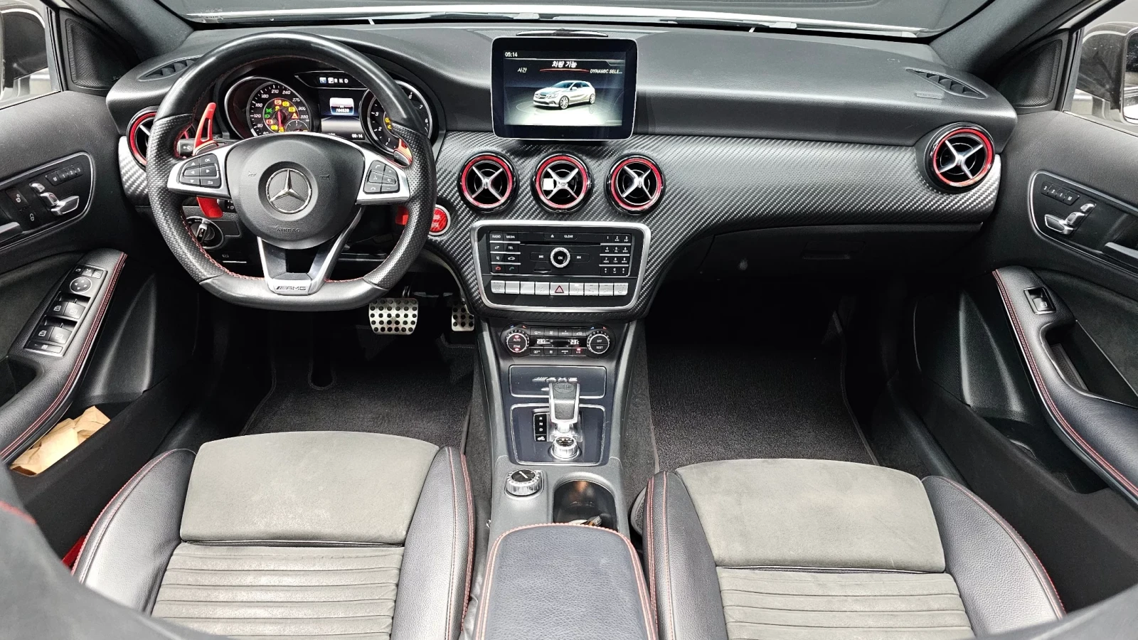 Mercedes-Benz A45 AMG DYNAMICA* CARBON* ALCANTARA* HARMAN* KEYLESS* КРАЙ, снимка 7 - Автомобили и джипове - 54389005