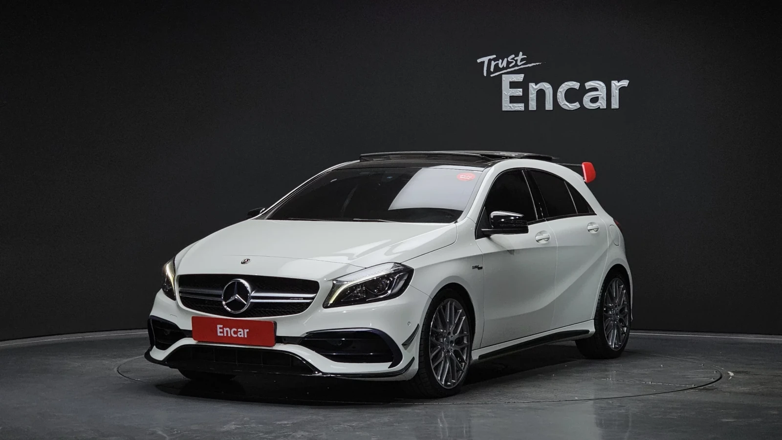 Mercedes-Benz A45 AMG DYNAMICA* CARBON* ALCANTARA* HARMAN* KEYLESS* КРАЙ
