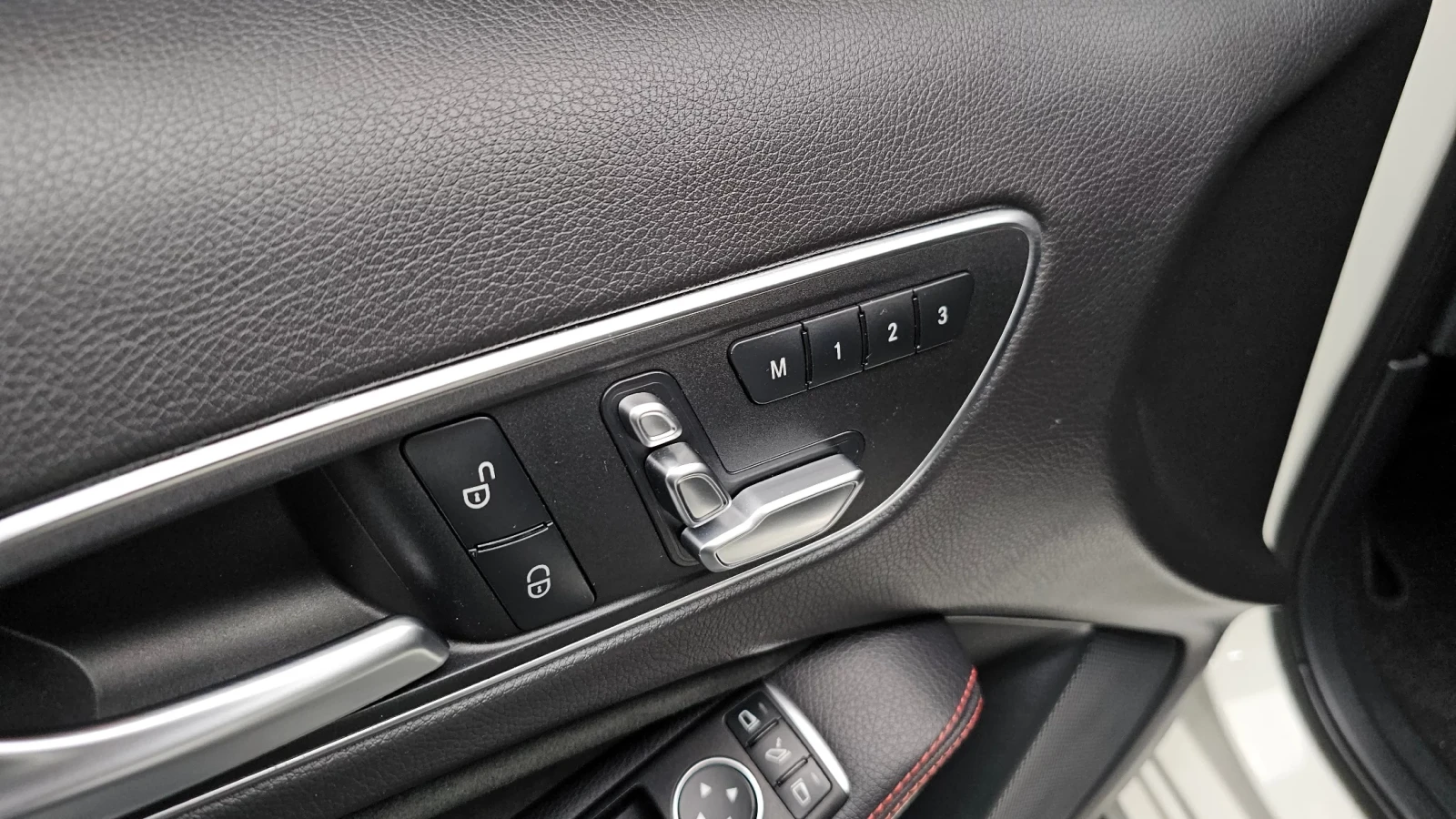 Mercedes-Benz A45 AMG DYNAMICA* CARBON* ALCANTARA* HARMAN* KEYLESS* КРАЙ, снимка 11 - Автомобили и джипове - 54389005