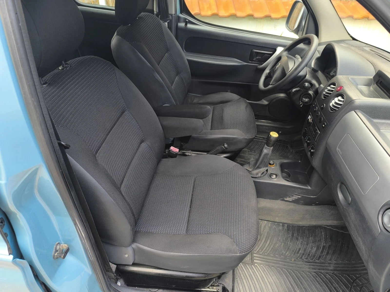 Citroen Berlingo 1.6, снимка 7 - Автомобили и джипове - 54400659