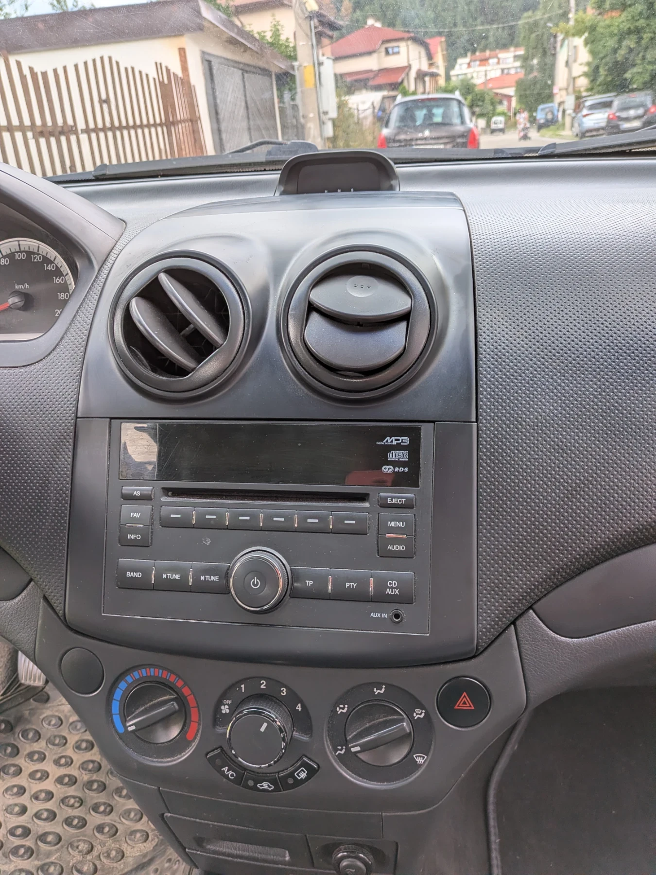 Chevrolet Aveo, снимка 8 - Автомобили и джипове - 55207748