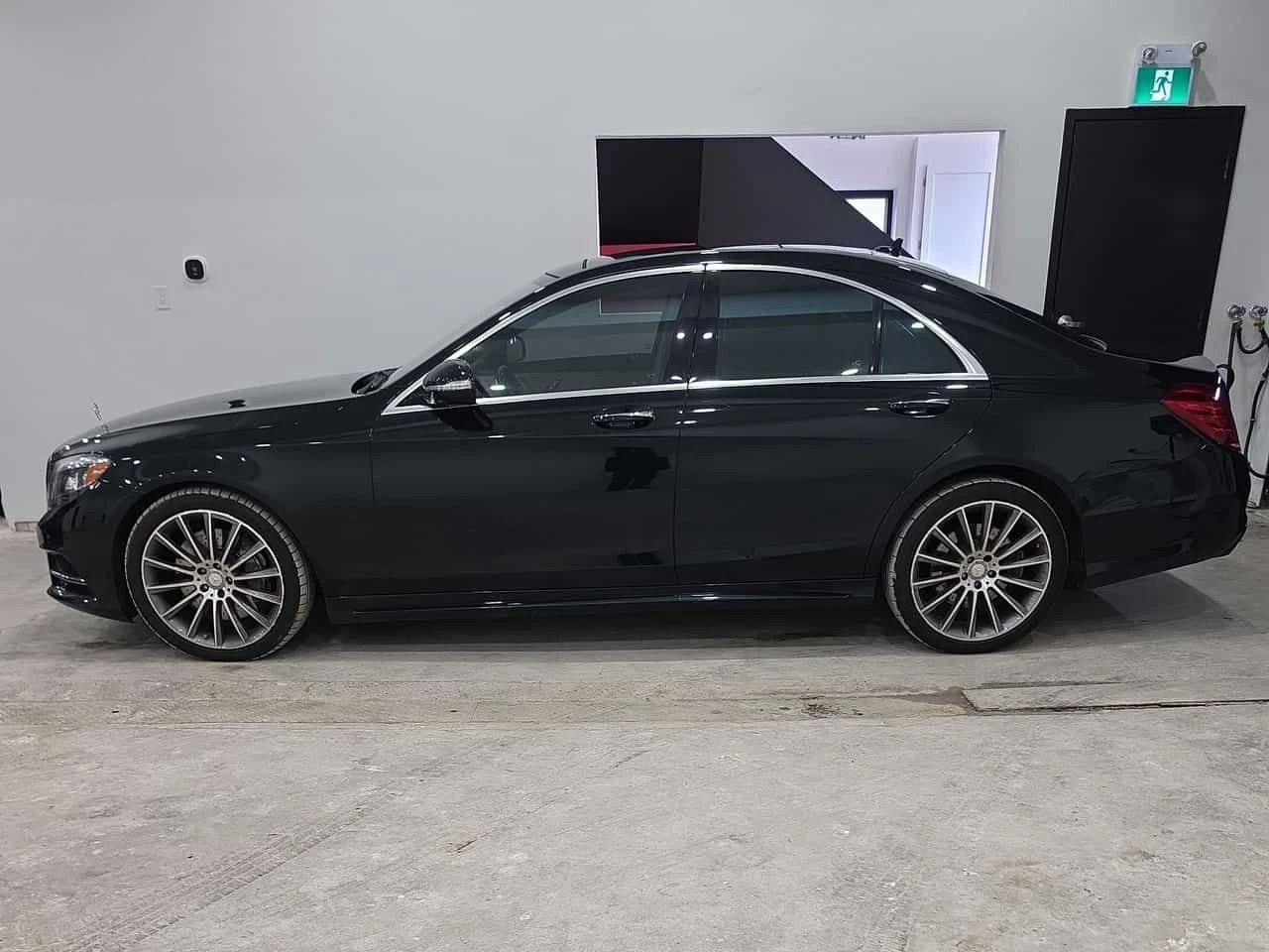 Mercedes-Benz S 550 АМГ ПАКЕТ/CARFAX/ДИСТРОНИК/360/АМБИЕНТ/КЛИП/, снимка 2 - Автомобили и джипове - 55468810