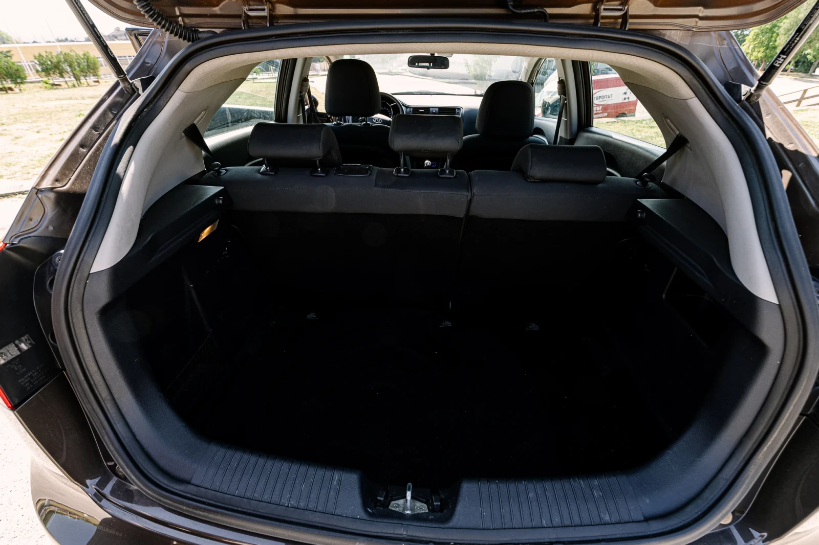 Kia Rio EcoDynamics, снимка 12 - Автомобили и джипове - 55807179