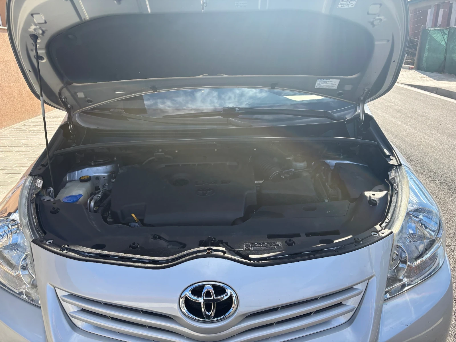 Toyota Verso 2.0 D4D 126 К.С, снимка 13 - Автомобили и джипове - 56158289
