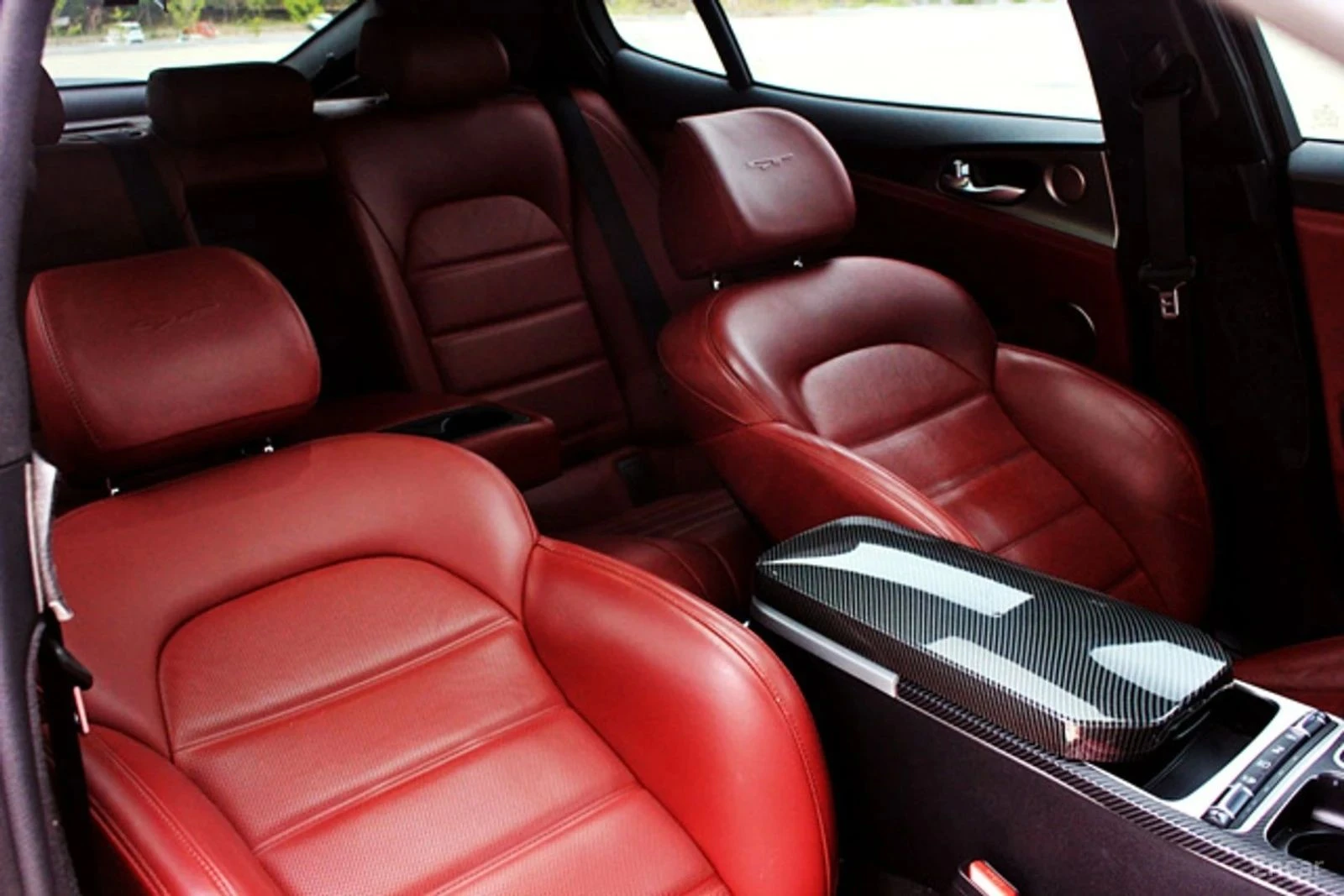 Kia Stinger, снимка 10 - Автомобили и джипове - 56686876