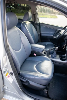 Toyota Rav4 2.2D4d кожа, снимка 9