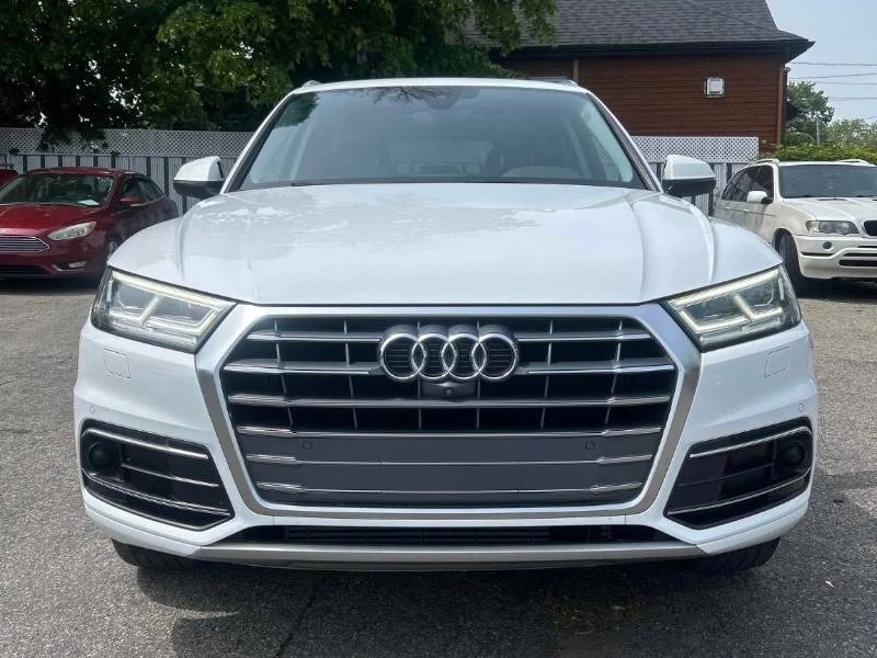 Audi Q5 * TECHNIK * 2 КЛЮЧА * 360 * PANO * ПОДГРЕВ, снимка 2 - Автомобили и джипове - 54812268