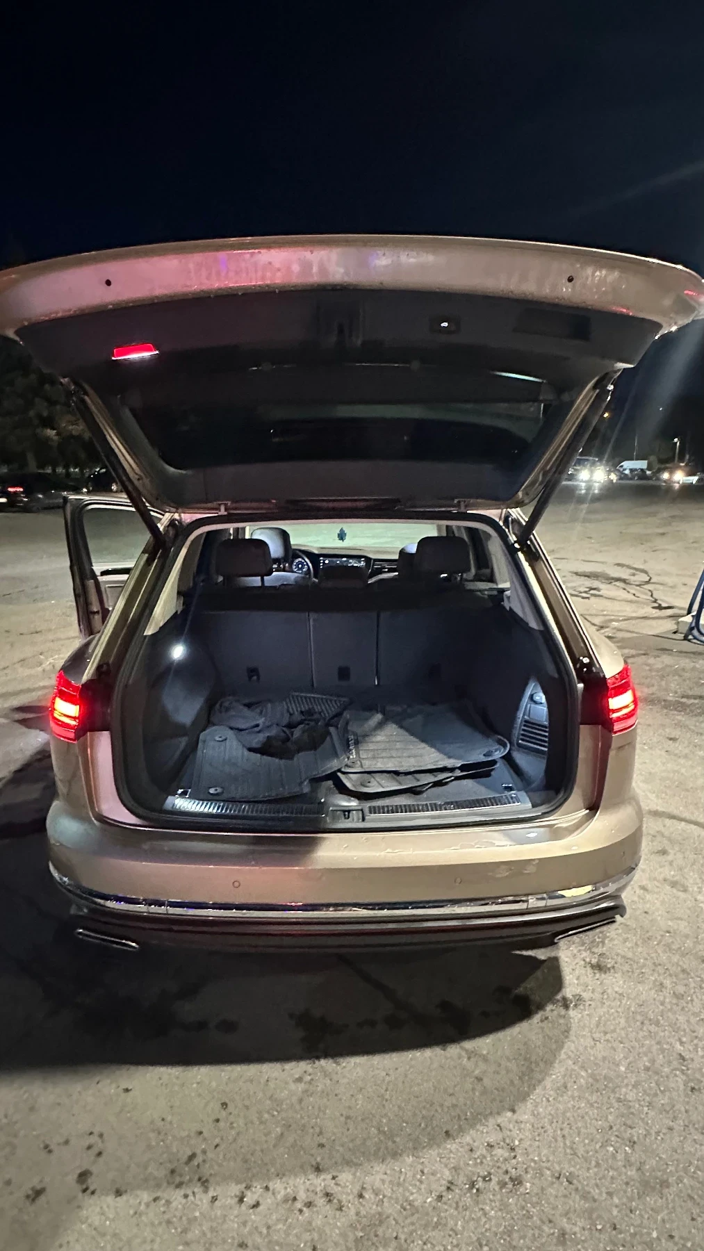 VW Touareg 3.0 TDI, 4MOTION 286k.c - изображение 8