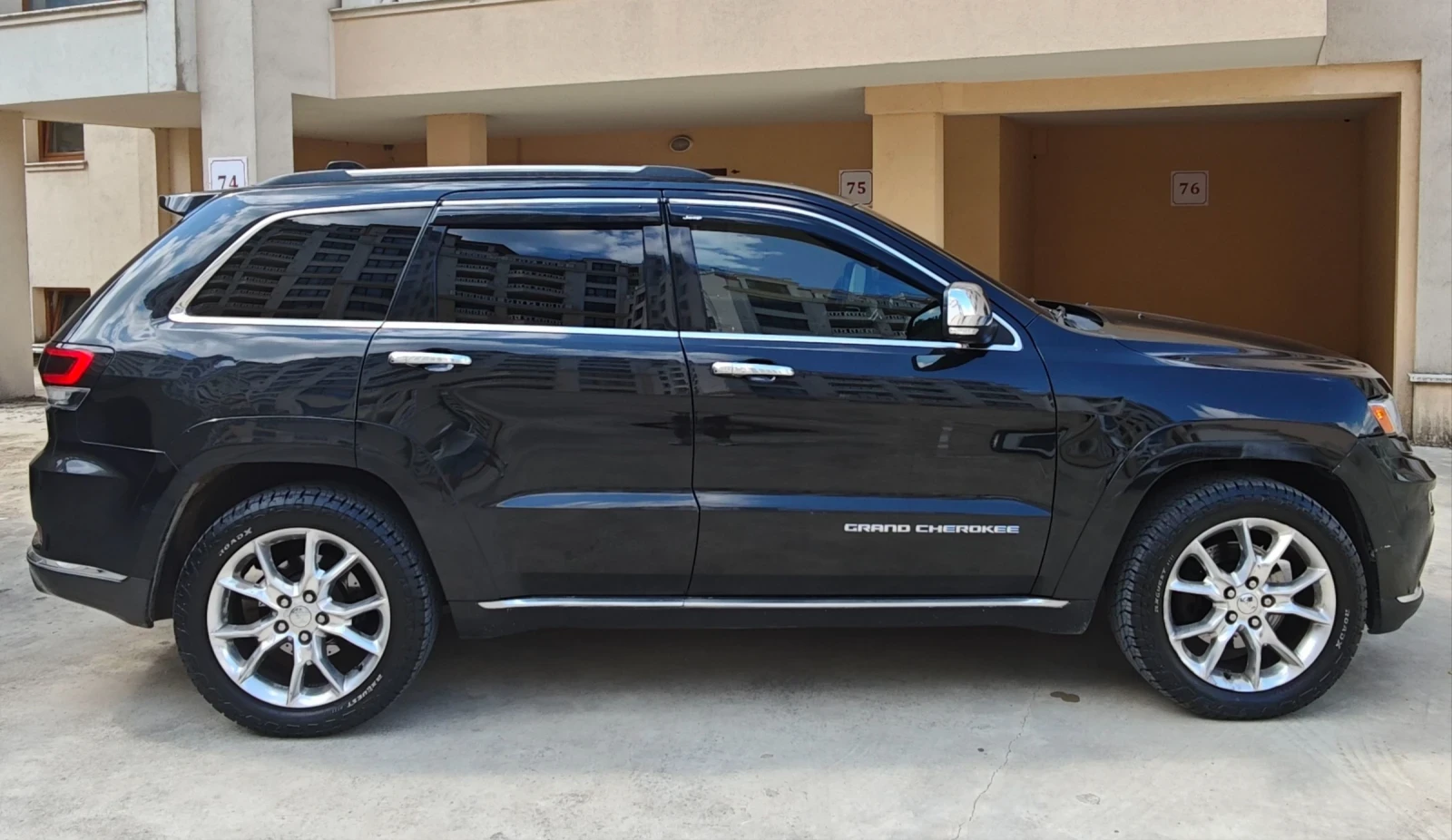 Jeep Grand cherokee 5.7 HEMI SUMMIT R/T, снимка 7 - Автомобили и джипове - 55202245