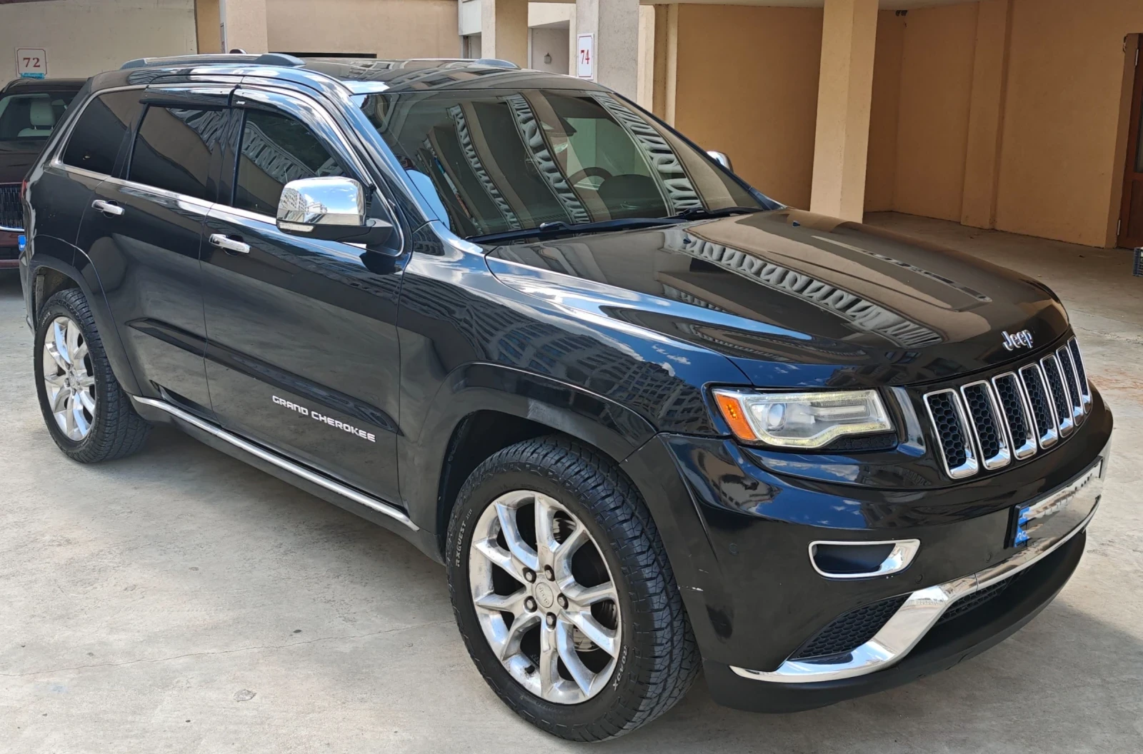 Jeep Grand cherokee 5.7 HEMI SUMMIT R/T, снимка 3 - Автомобили и джипове - 55202245
