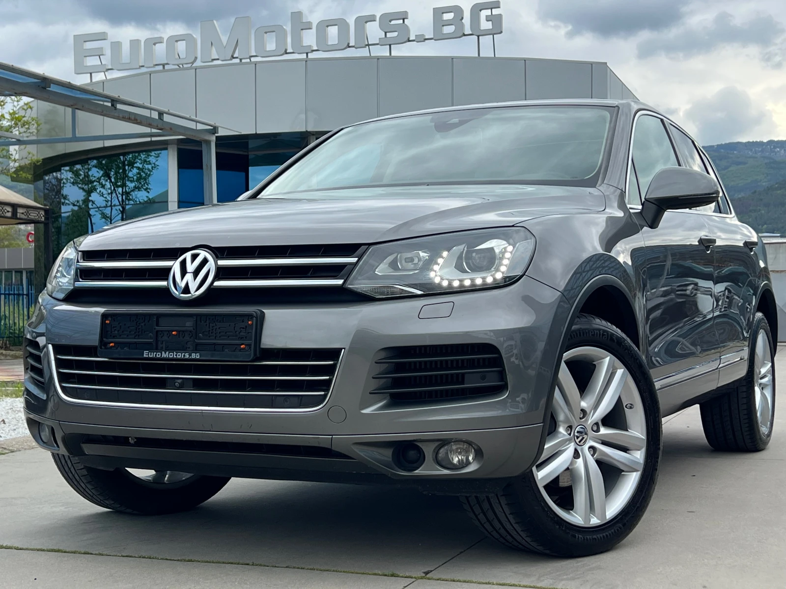VW Touareg 3.0TDI, 4-MOTION, FULL SERVICE VW-KATO HOB, PANO, 