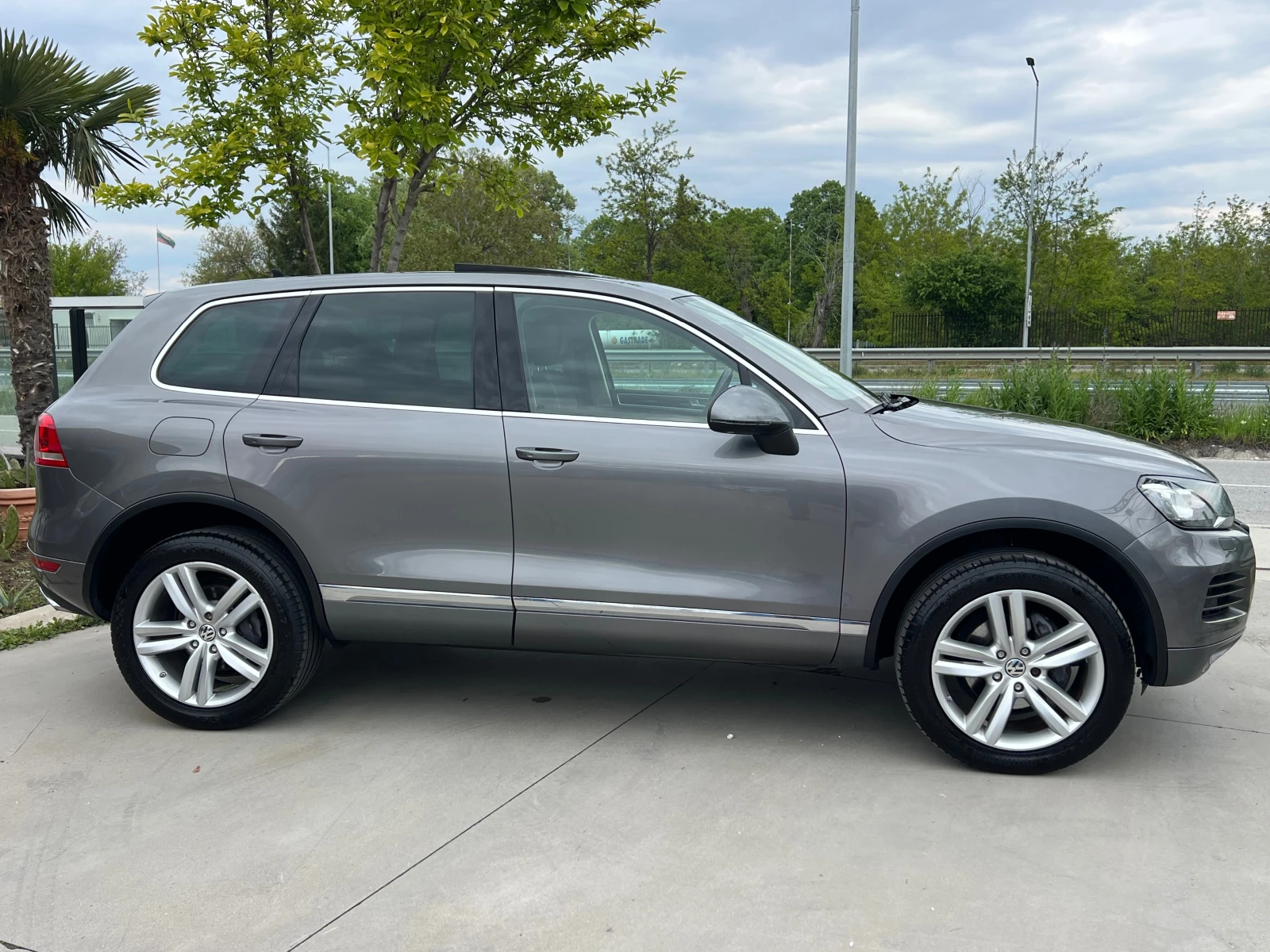 VW Touareg 3.0TDI, 4-MOTION, FULL SERVICE VW-KATO HOB, PANO,  | Mobile.bg � ����������� 4