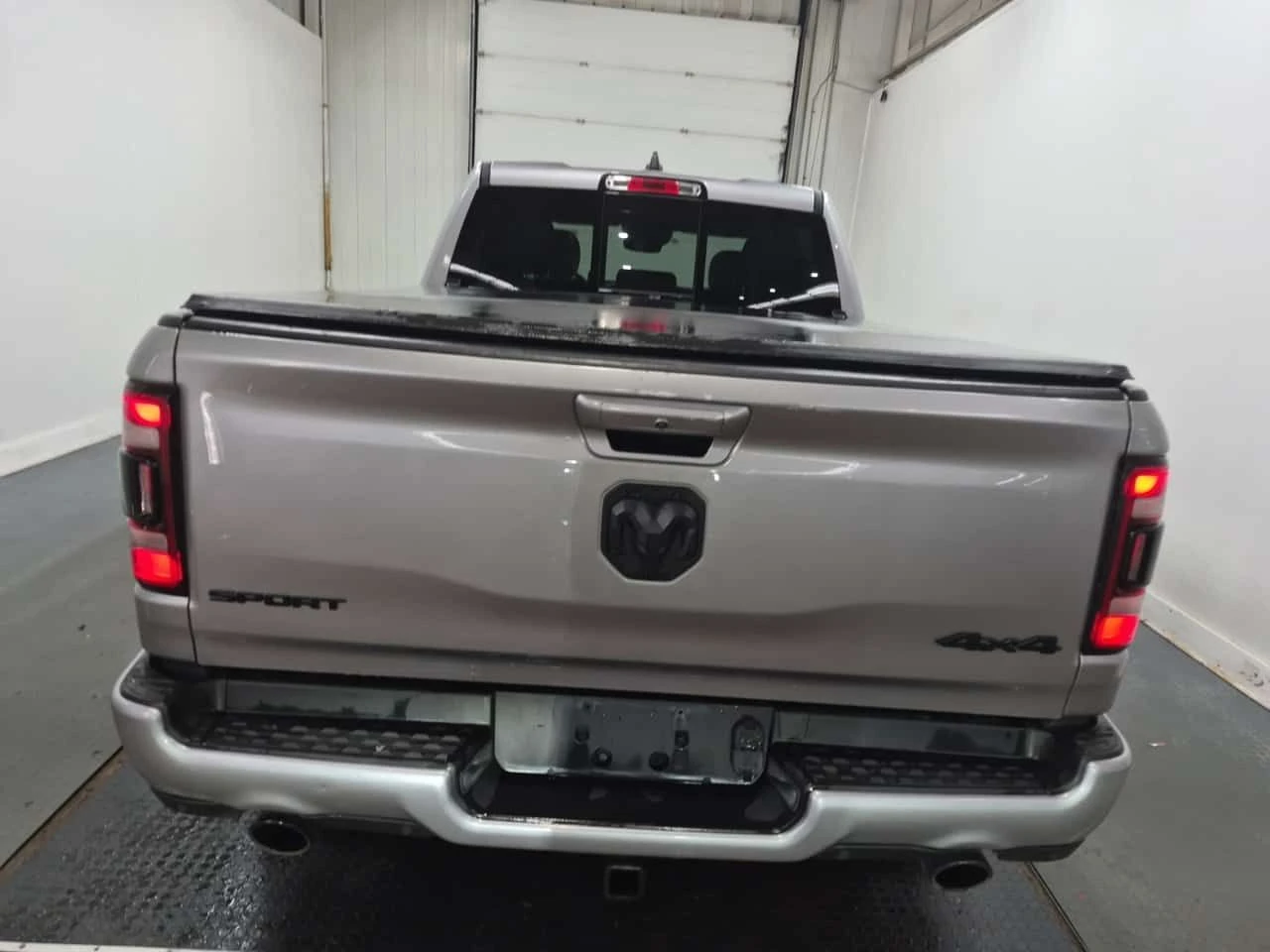 Dodge RAM 1500 * SPORT CREW CAB STD BED * CARFAX * ЦЕНА ДО БГ, снимка 4 - Автомобили и джипове - 54751823
