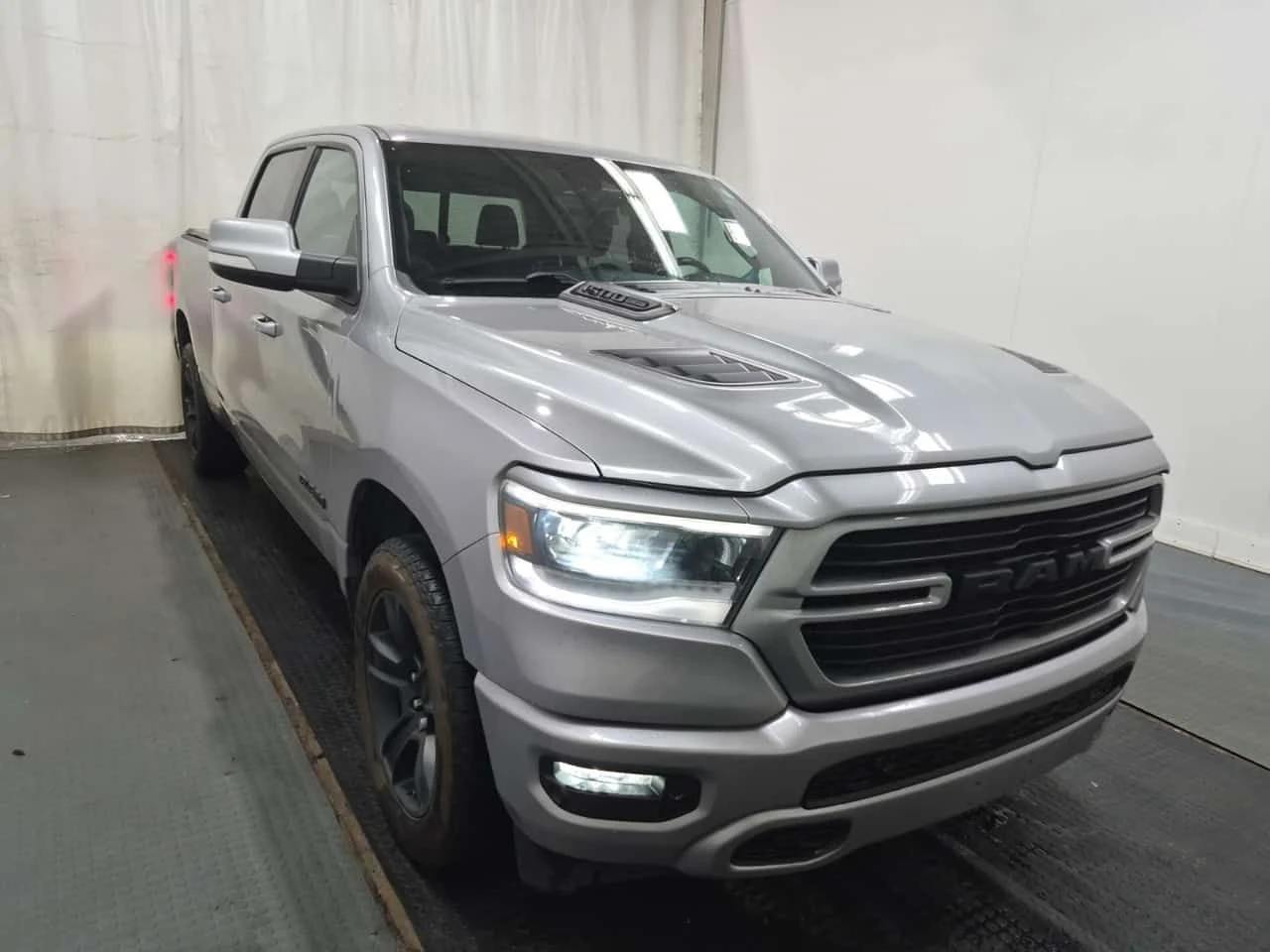 Dodge RAM 1500 * SPORT CREW CAB STD BED * CARFAX * ЦЕНА ДО БГ, снимка 2 - Автомобили и джипове - 54751823