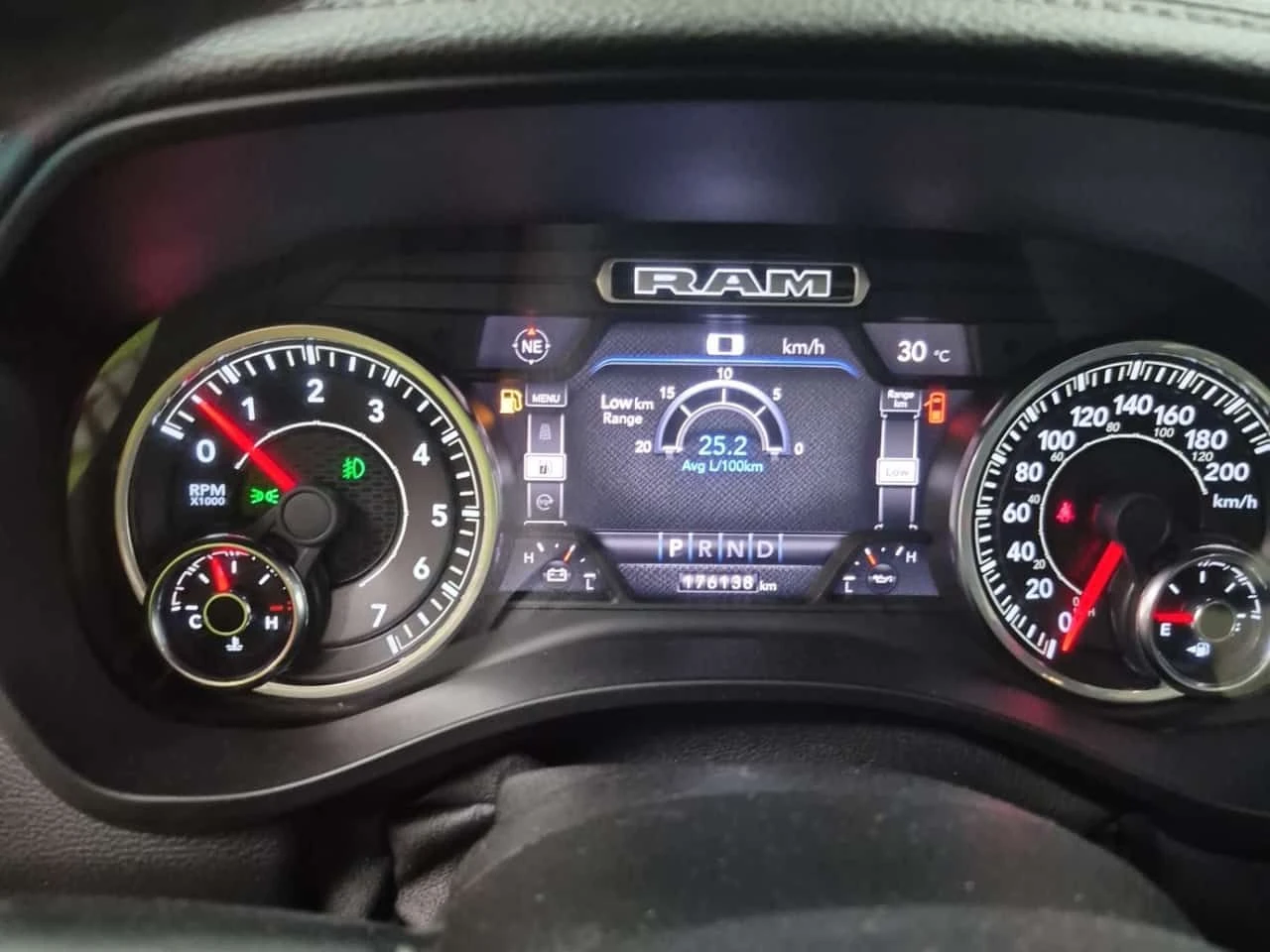 Dodge RAM 1500 * SPORT CREW CAB STD BED * CARFAX * ЦЕНА ДО БГ, снимка 8 - Автомобили и джипове - 54751823