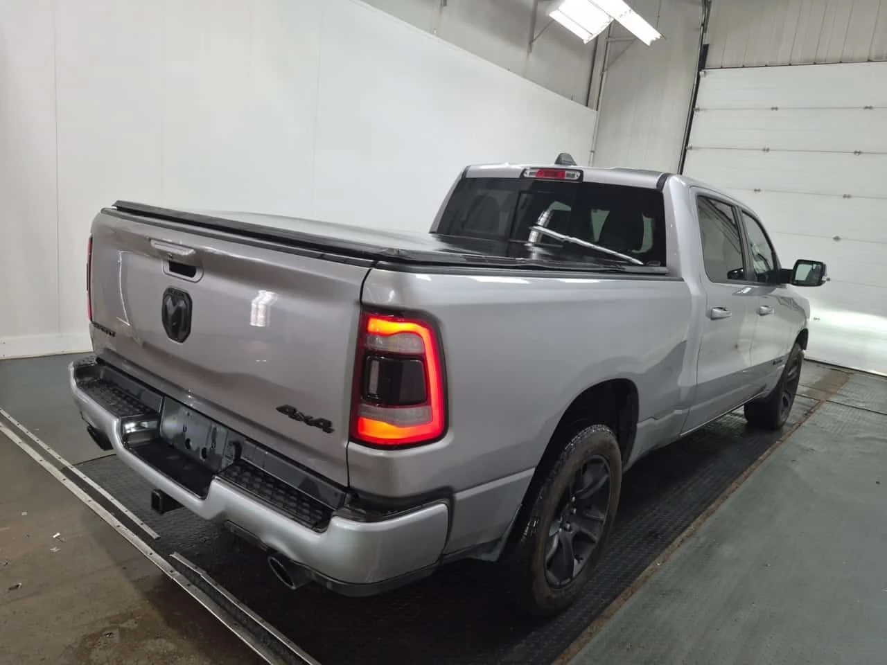 Dodge RAM 1500 * SPORT CREW CAB STD BED * CARFAX * ЦЕНА ДО БГ, снимка 3 - Автомобили и джипове - 54751823