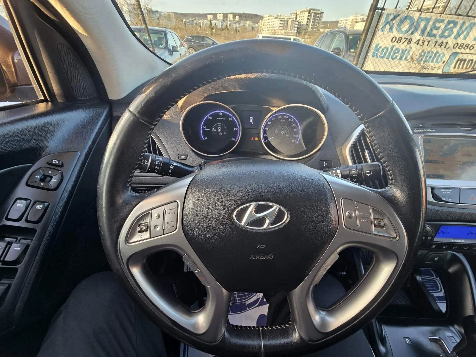 Hyundai IX35 ТОП/2.0* 4х4* Автомат/Кожа, снимка 10 - Автомобили и джипове - 54910922