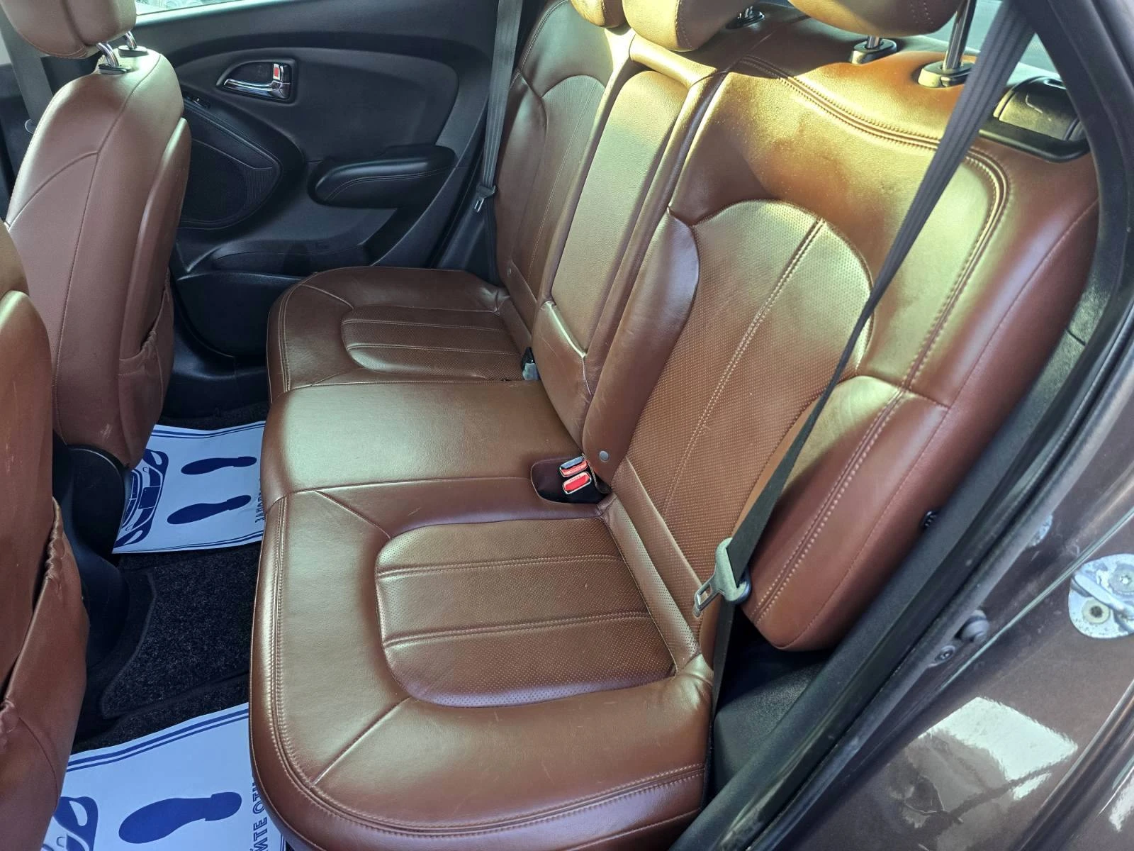 Hyundai IX35 ТОП/2.0* 4х4* Автомат/Кожа, снимка 14 - Автомобили и джипове - 54910922