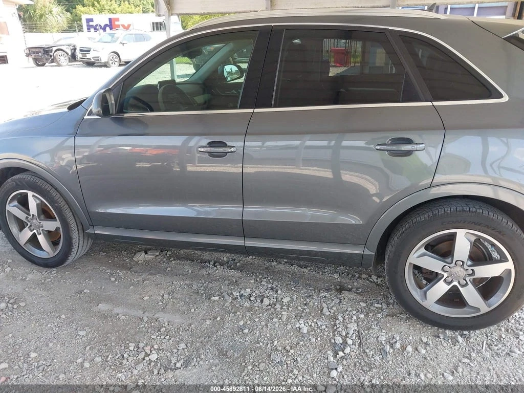 Audi Q3 * 2.0T PREMIUM PLUS * CARFAX* ОПЦИЯ ЗА ФИНАНСИРАНЕ, снимка 14 - Автомобили и джипове - 56084120