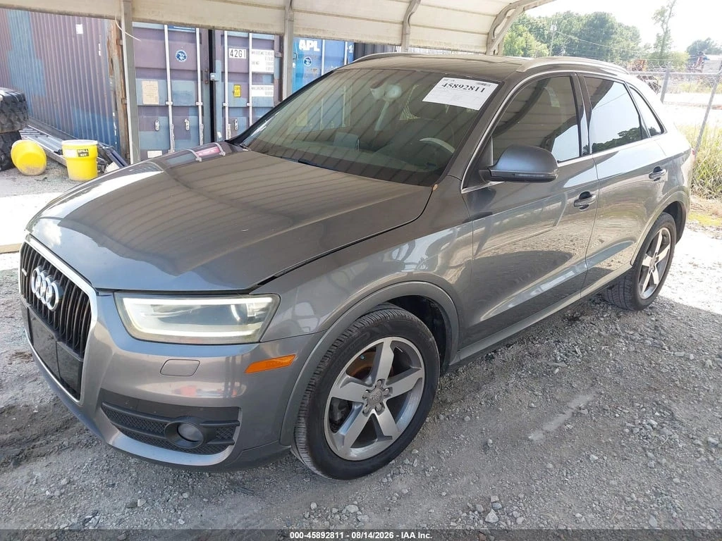 Audi Q3 * 2.0T PREMIUM PLUS * CARFAX* ОПЦИЯ ЗА ФИНАНСИРАНЕ, снимка 2 - Автомобили и джипове - 56084120
