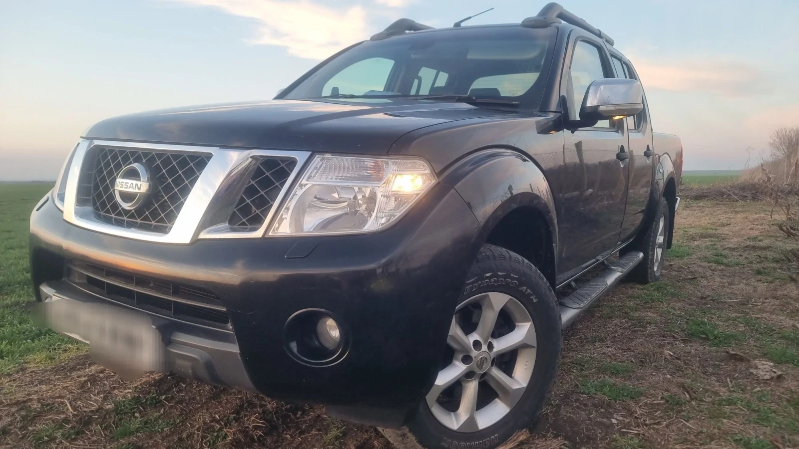 Nissan Navara Внос UK 2 ключа, Щора, Камера, снимка 2 - Автомобили и джипове - 56331121