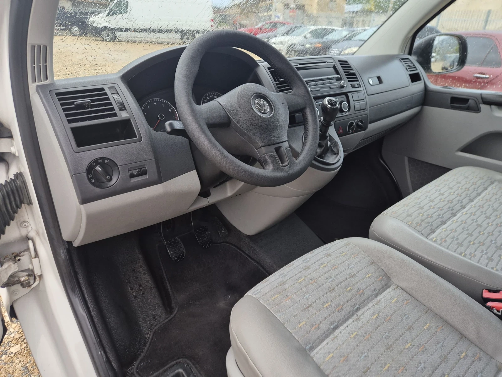 VW Transporter 2.0i Trendline 9 PERSON  - изображение 8