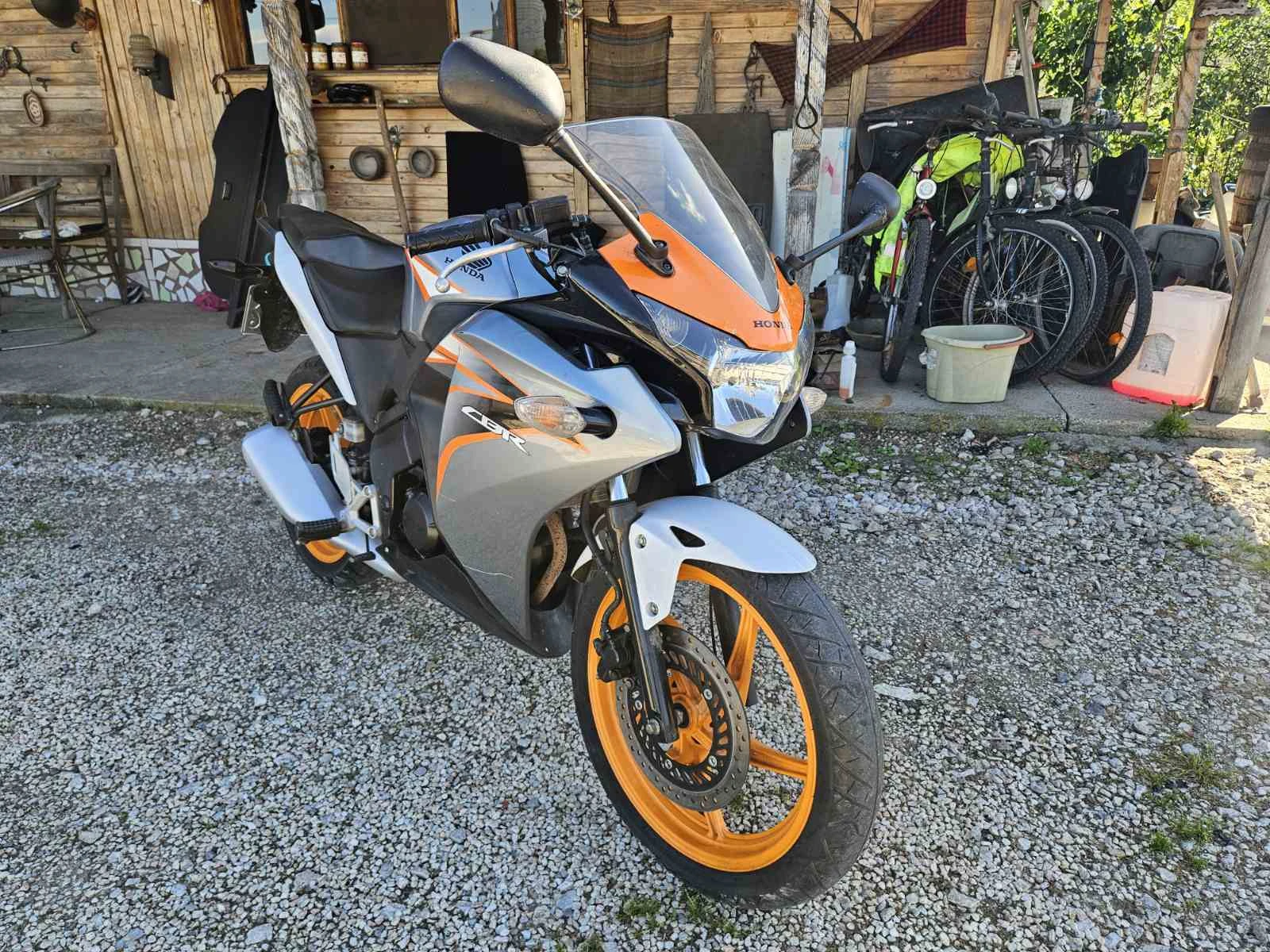 Honda 125 CBR 125R, снимка 5 - Мотоциклети и мототехника - 54717698
