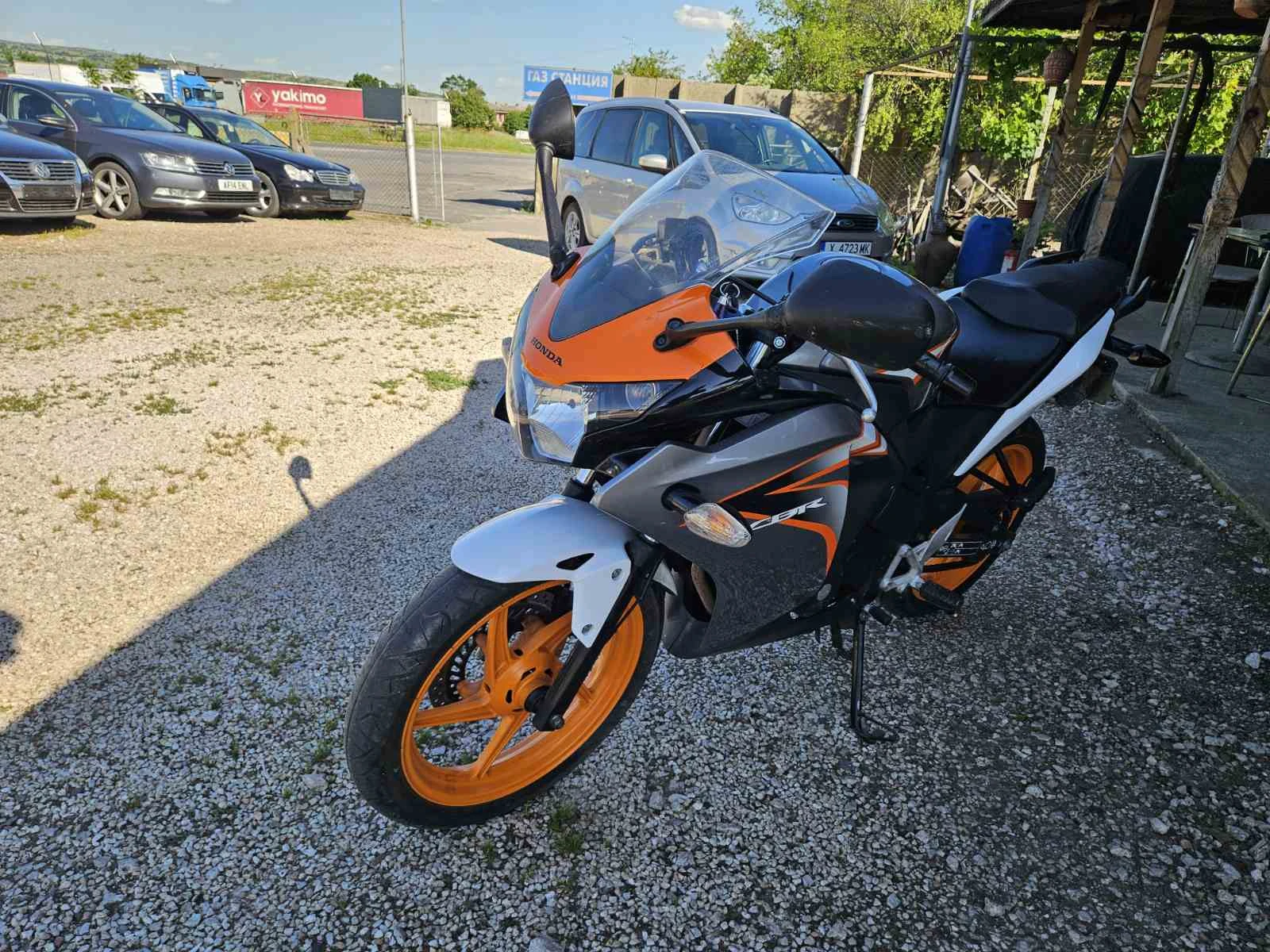 Honda 125 CBR 125R, снимка 2 - Мотоциклети и мототехника - 54717698
