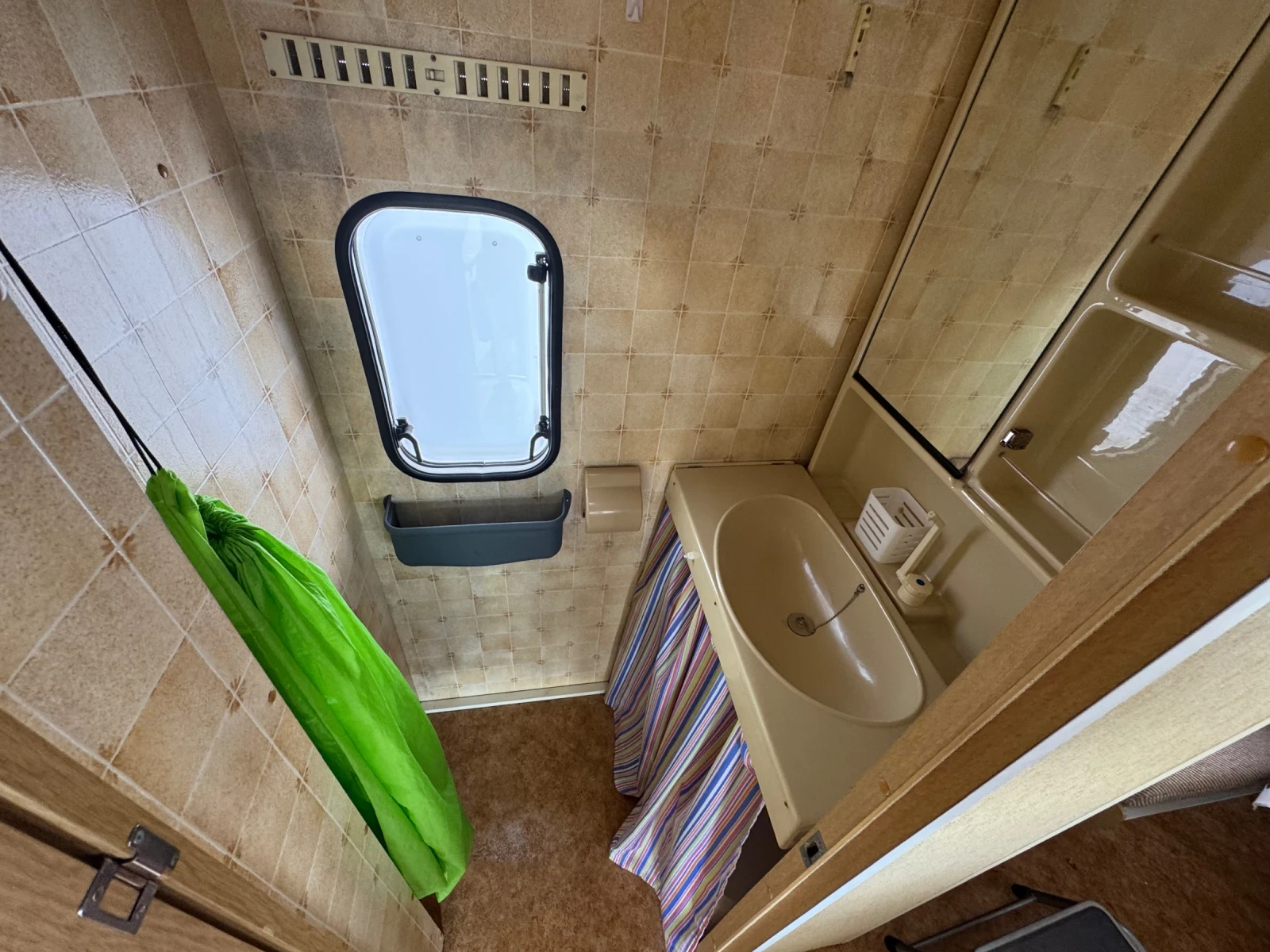 Каравана Adria Adria, снимка 11 - Каравани и кемпери - 55066791