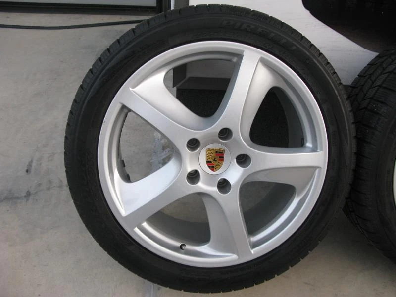 Гуми с джанти Pirelli 275/40R20, снимка 3 - Гуми и джанти - 36606532