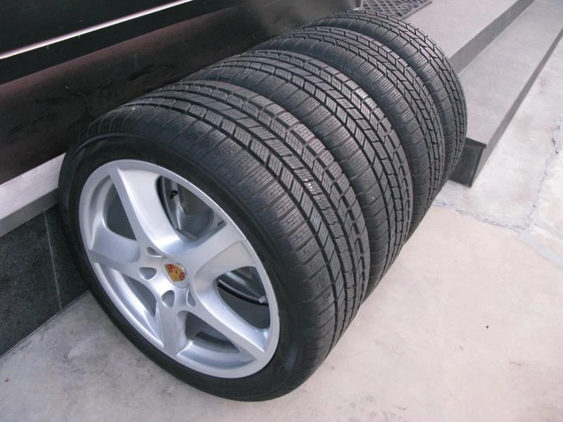 Гуми с джанти Pirelli 275/40R20, снимка 2 - Гуми и джанти - 36606532