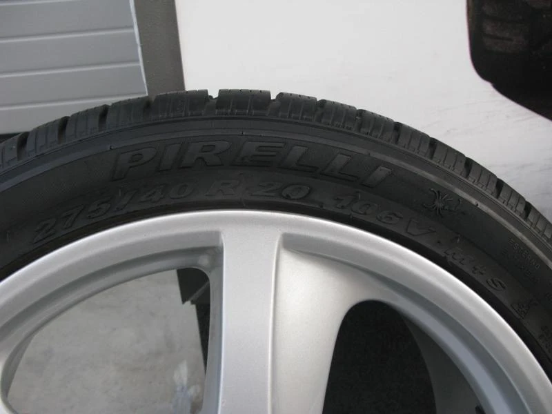 Гуми с джанти Pirelli 275/40R20, снимка 4 - Гуми и джанти - 36606532