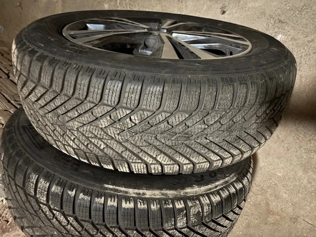 Гуми с джанти Pirelli 225/60R18, снимка 8 - Гуми и джанти - 53283379