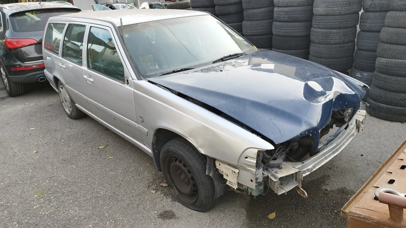 Volvo V70, снимка 3 - Автомобили и джипове - 48402797