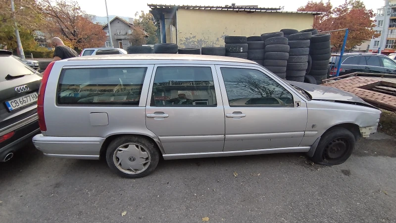 Volvo V70, снимка 4 - Автомобили и джипове - 48402797