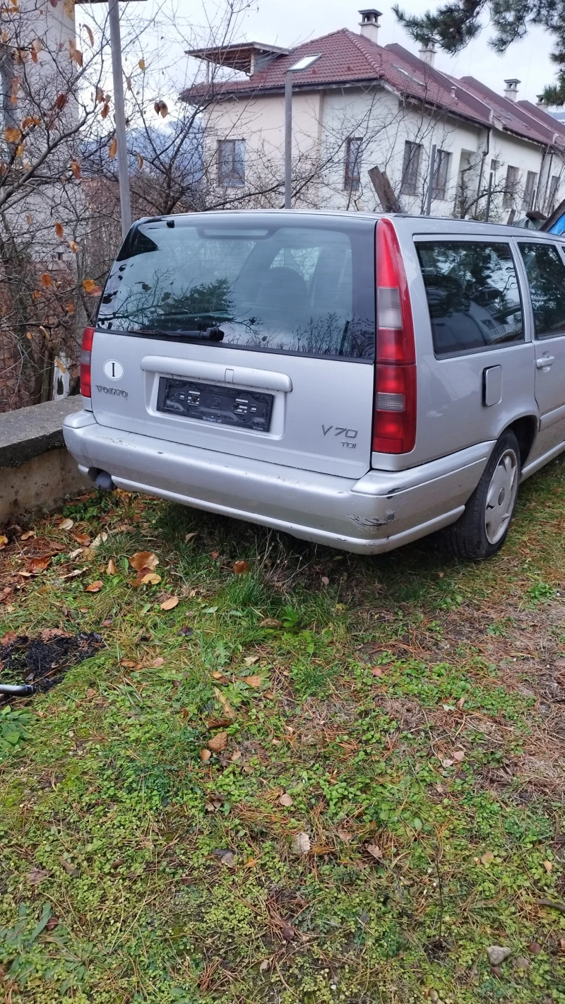 Volvo V70, снимка 1 - Автомобили и джипове - 48402797