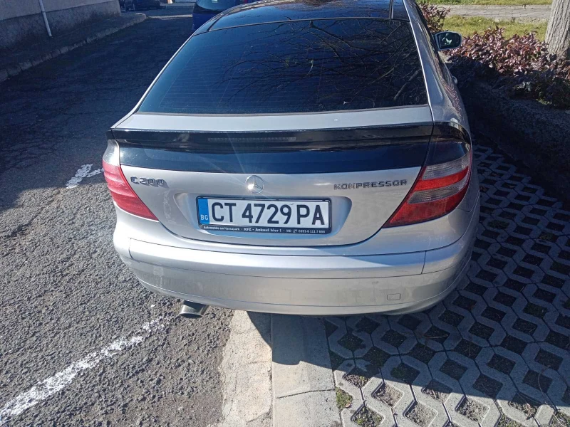 Mercedes-Benz C 200 компресор, снимка 8 - Автомобили и джипове - 48755811