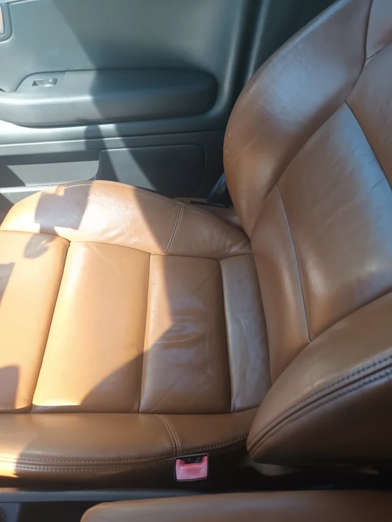 Audi A4 2.0 TDI, снимка 13 - Автомобили и джипове - 51527696