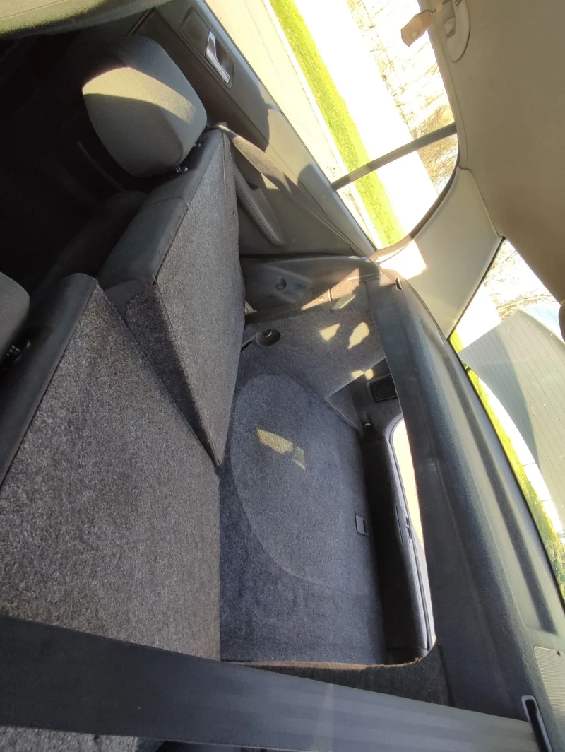 Skoda Fabia Sedan 1.4 TDI, снимка 13 - Автомобили и джипове - 52571814